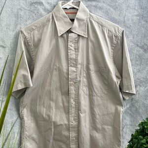 gray and white Nono Maldonado  short sleeve button down shirt